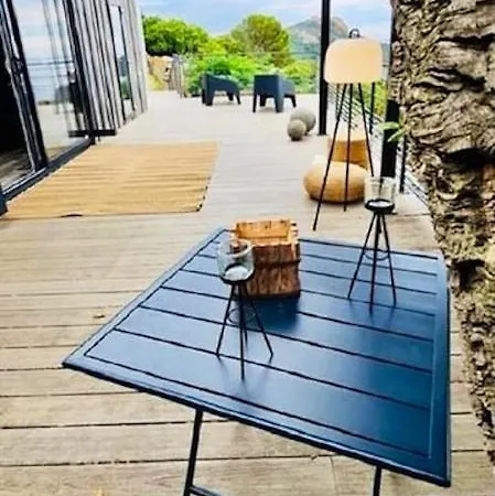 Bungalow De 2 Chambres A Raphael A 50 M De La Plage Avec Vue Sur La Mer Piscine Partagee Et Jardin Clos Σπίτι διακοπών *